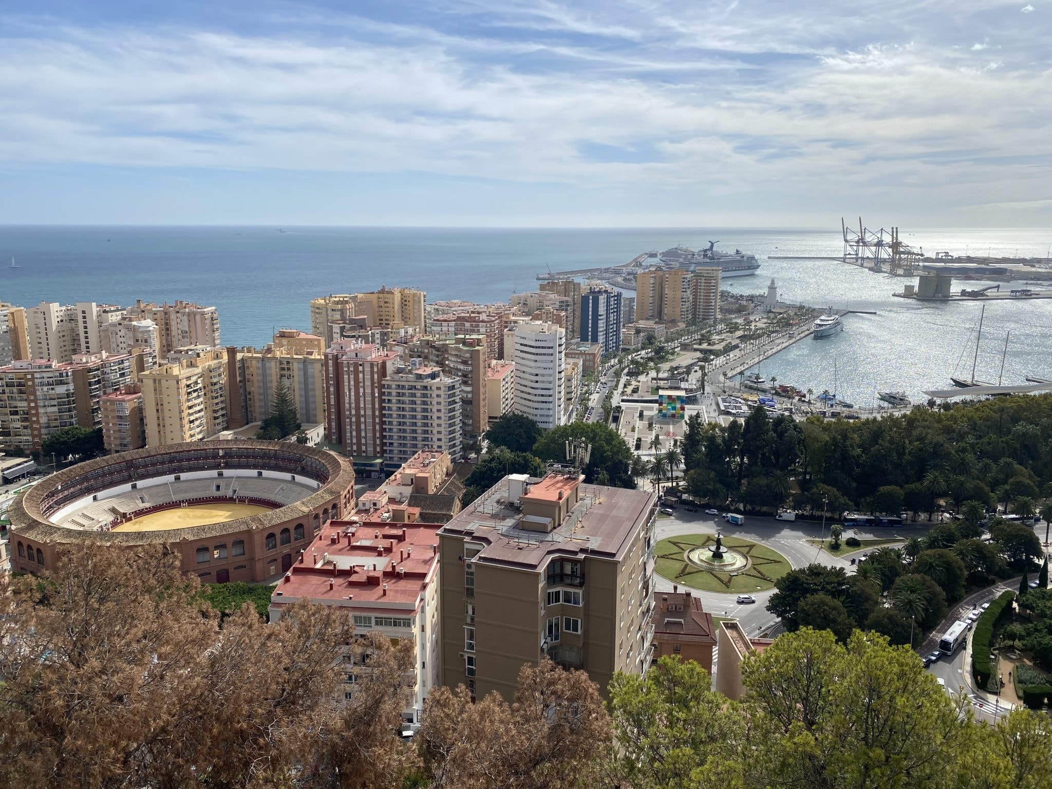 Malagos miesto ir uosto panorama